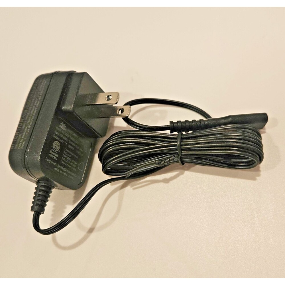 3YE Model GQ07-090065-DU 9.0V 650mA Two Pin Switching Power Supply